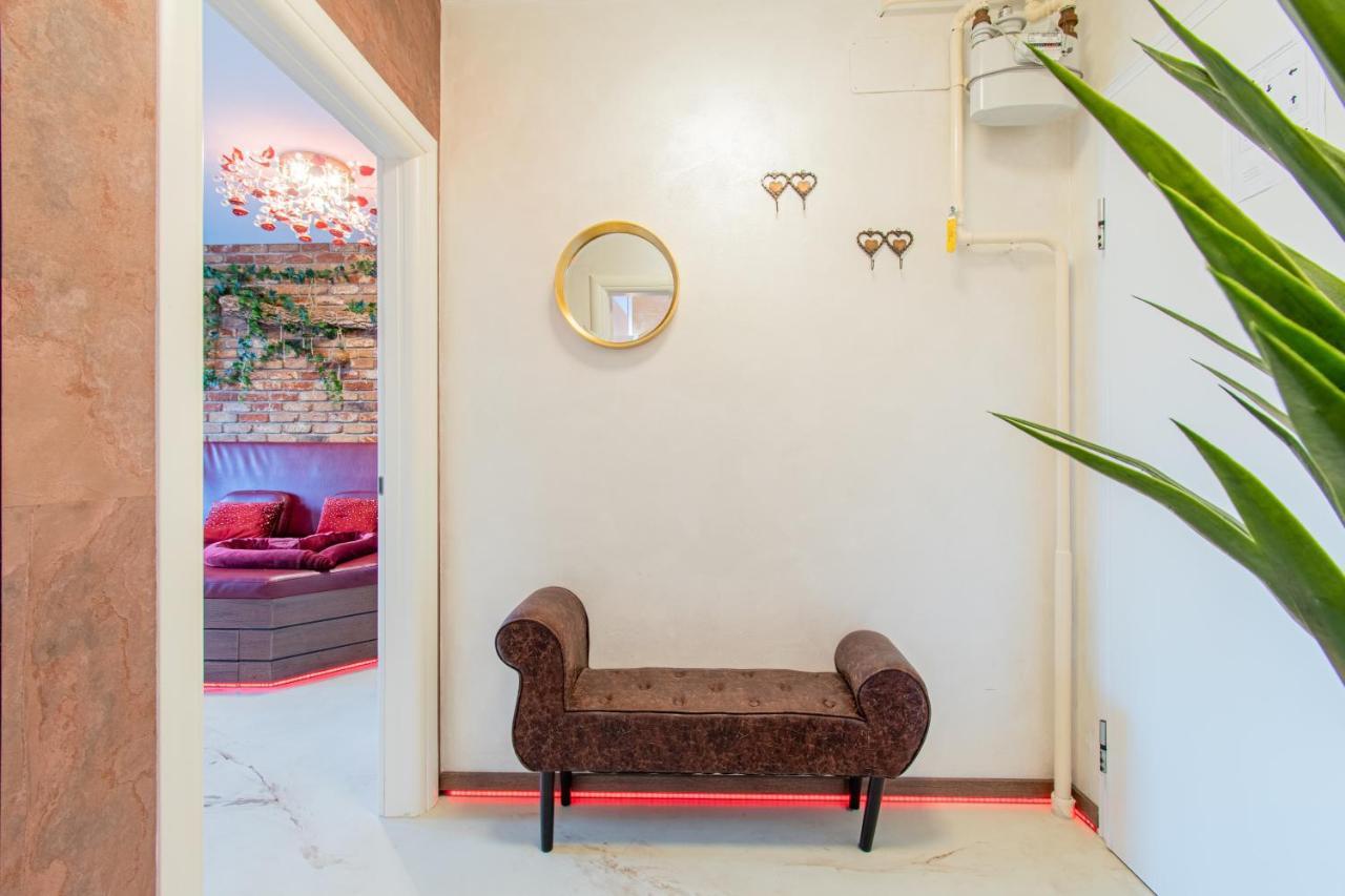 Jacuzzi - Love - Bdsm - Extra Luxury - Ev Chargger - Valentine'S Day - Red Room - Flexible Selfcheckins 28 Zagreb Exterior foto