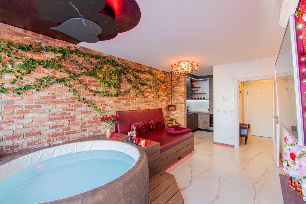 Jacuzzi - Love - Bdsm - Extra Luxury - Ev Chargger - Valentine'S Day - Red Room - Flexible Selfcheckins 28 Zagreb Exterior foto