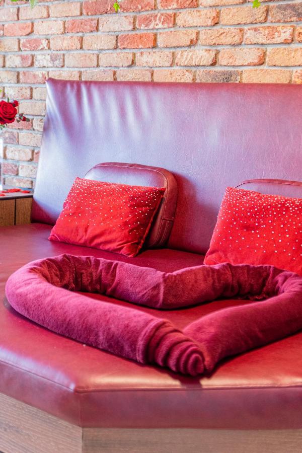Jacuzzi - Love - Bdsm - Extra Luxury - Ev Chargger - Valentine'S Day - Red Room - Flexible Selfcheckins 28 Zagreb Exterior foto